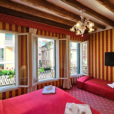 Ca' Messner 5 Leoni 3* ונציה