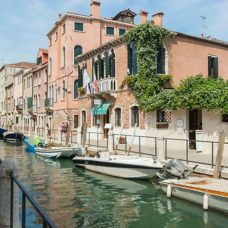 Ca' Messner 5 Leoni 게스트하우스