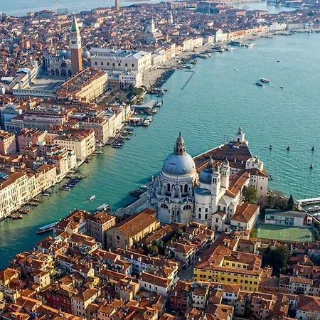 卡梅斯纳雷昂尼5号旅馆