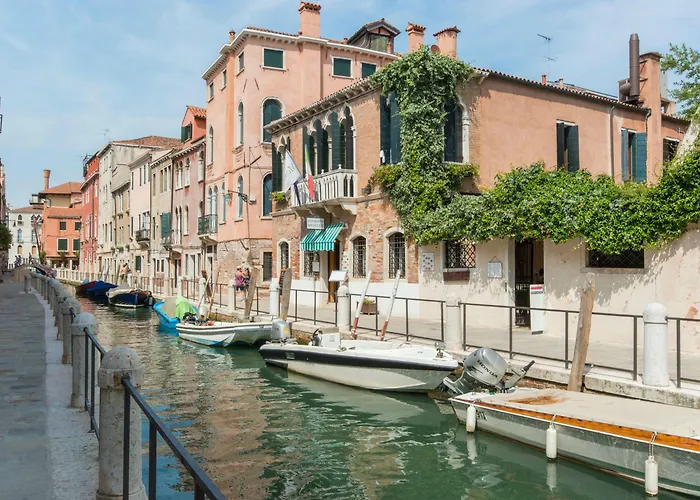 卡梅斯纳雷昂尼5号旅馆 招待所