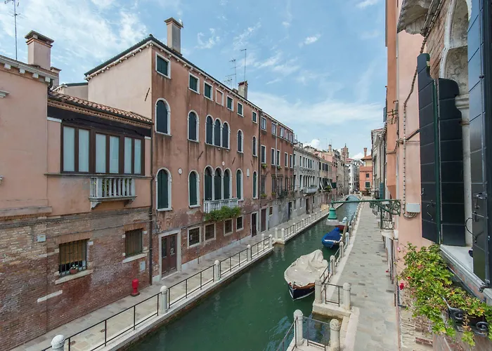 卡梅斯纳雷昂尼5号旅馆